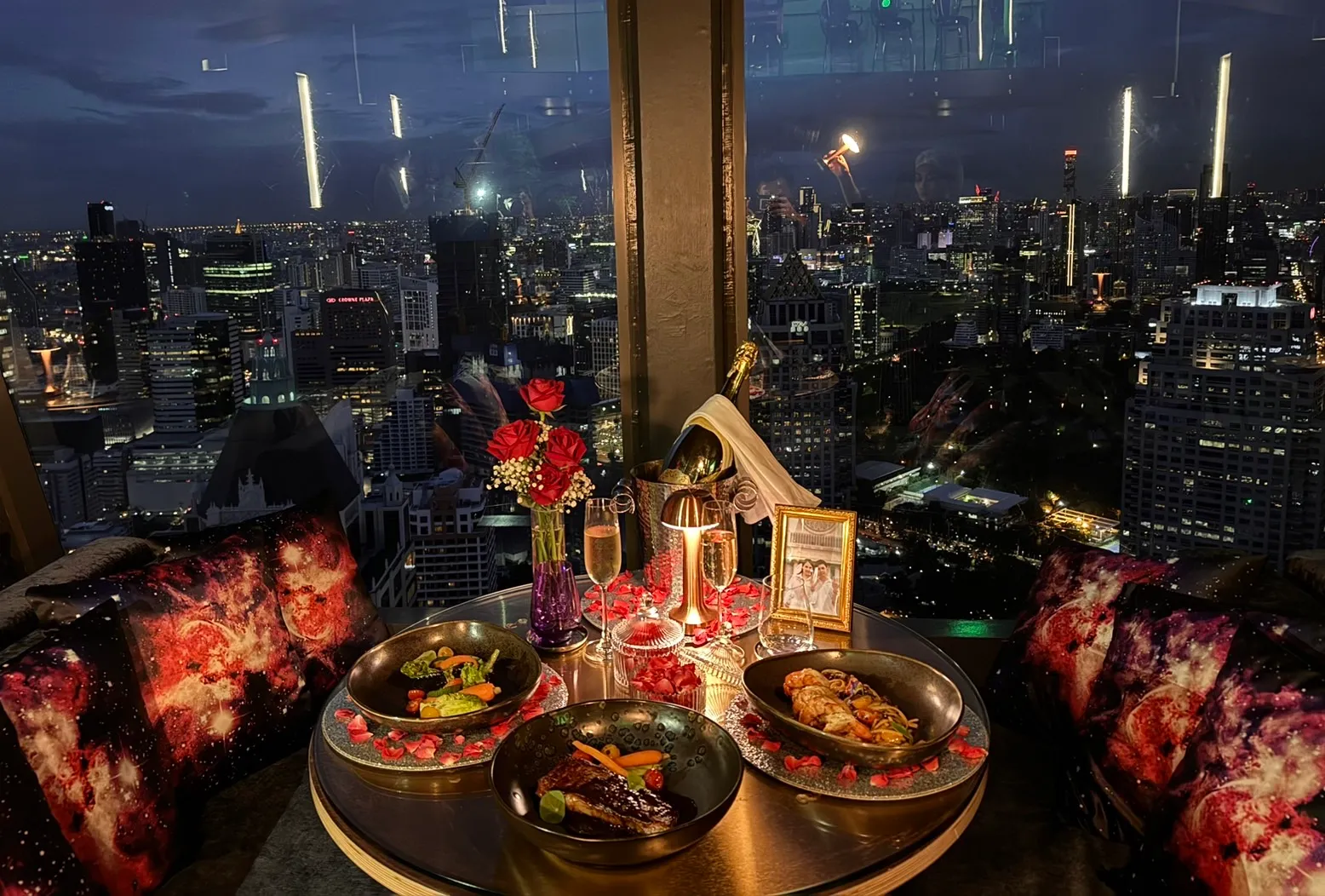 Vertigo too Banyan Tree Bangkok โปรบุฟเฟ่ต์ มา 2 จ่าย 1 เดือนมิถุนายน 2568